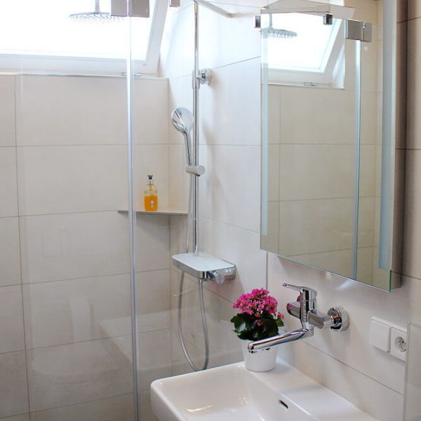 Badzimmer mit barrierefreier Dusche